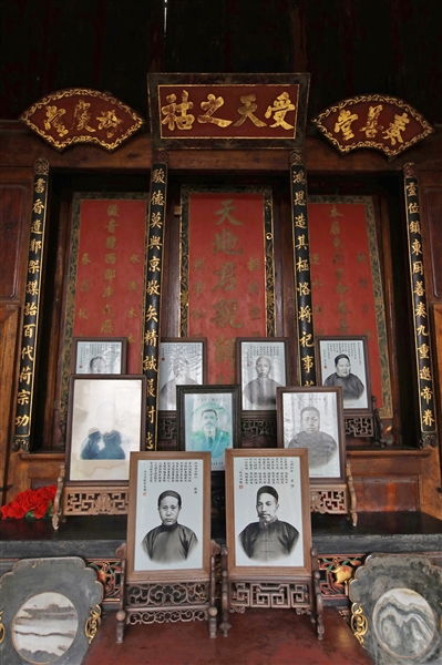 过去过年有很多家祖请去世的老人回家过年,挂家堂,现在为什么少了