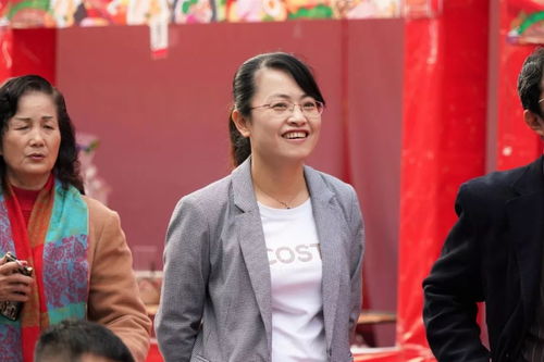 成语造句:用稠人广众造句(约30个)