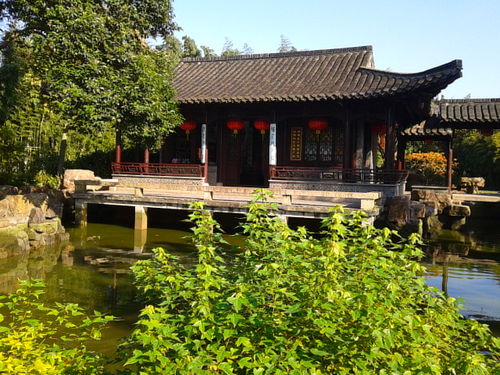 扬州个园和何园哪个好玩，扬州个园附近的酒店