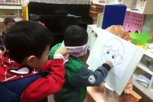 戴高帽子，戴高帽子游街