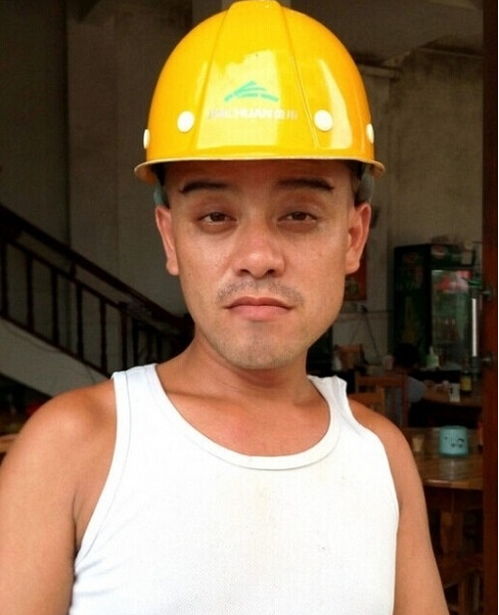 还记的真人版光头强吗?曾因动漫人物爆红而娶娇妻,如今怎样了?_百度