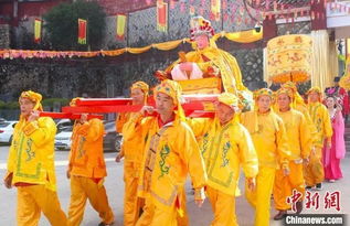 恭请光临中间写什么，恭请大家光临什么意思