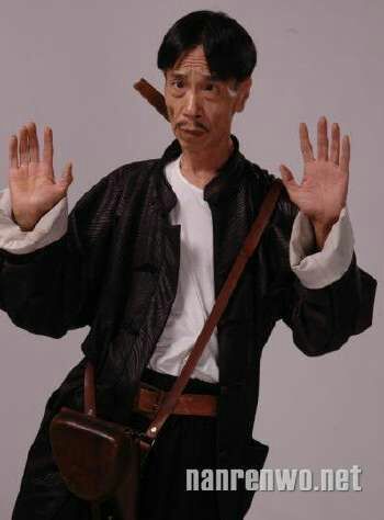 千里丢一百里丢一打一个字谜，千里挑一百里挑一是什么