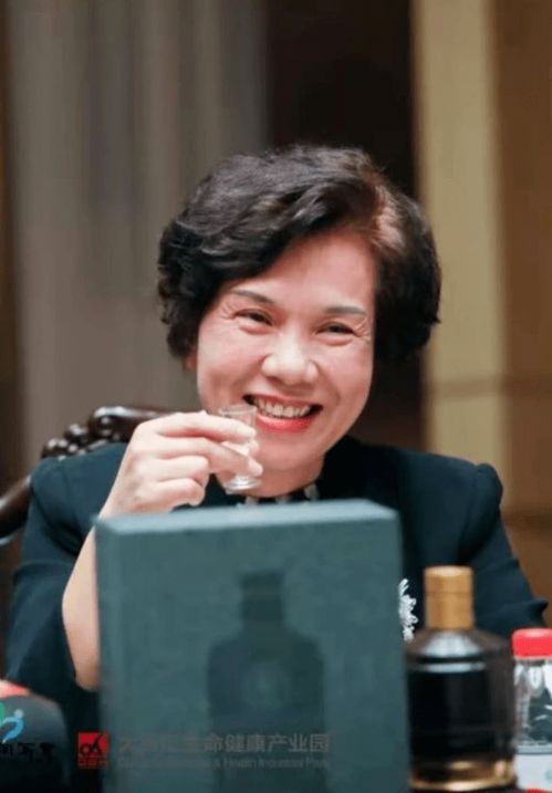 何当金络脑,快走踏清秋的意思，何当共剪西窗烛的意思