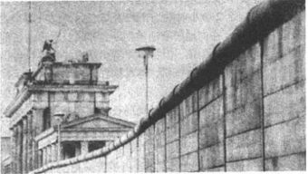 柏林墙倒塌的原因，柏林墙什么时候修建的