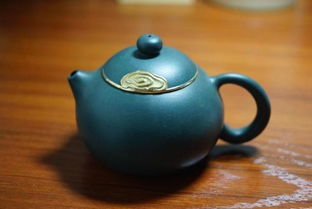 什么壶没有盖,打一字,什么盆没有底,打一字,什么桌子没有腿,打一字,