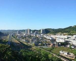甘泉县属于哪个市哪个区，甘泉大峡谷简介