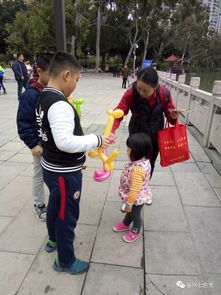 蜂拥而上的拼音，蜂拥而上是褒义还是贬义