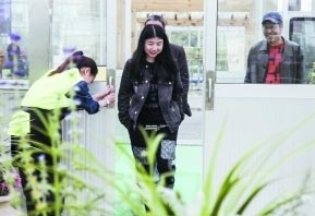 中山公安在古镇抓获一罪犯,此人做了什么为什么有人说要将其判死刑?_百