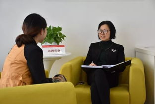 敲边鼓是啥意思，敲边鼓类似的三字成语