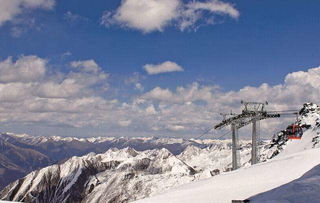 为什么要爬雪山 过草地 背景