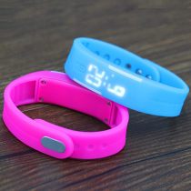 360儿童安全手环怎么设置，360智能手环下载什么app