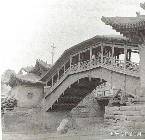 左图右史的意思