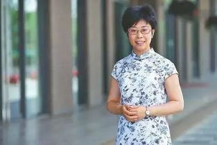 蒙曼的老公简历是谁，蒙曼结婚了吗