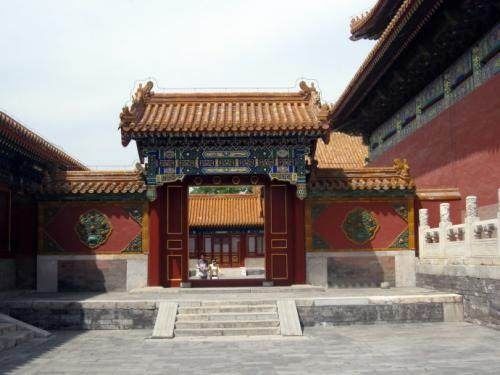 一门不出二门不迈什么意思