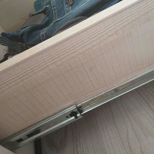 屉子的意思，屉子滑道怎么抽出来