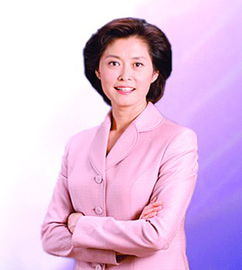 今晚的央视新闻频道共同关注的女主播叫什么名字???