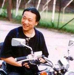 何勇为纪念张炬写的歌的歌名是什么?