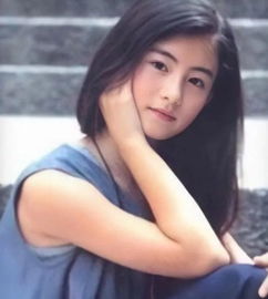 张柏芝当年有多美?当看到她学生照后,众男粉已迷晕在厕所 ,你怎么看