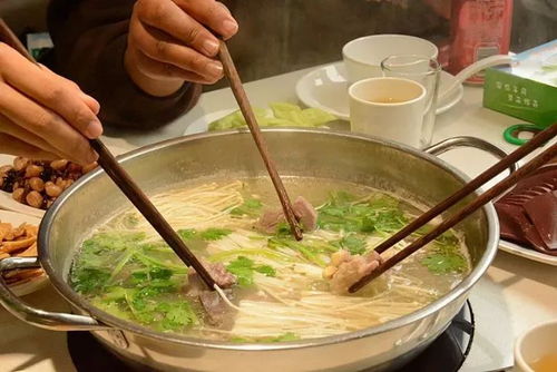 热腾腾近义词，热腾腾的笔顺