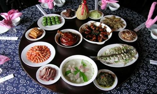 品尝美食的句子描写