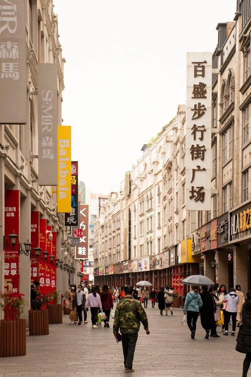 走街串巷下一句是什么，走街串巷类似的四字词语