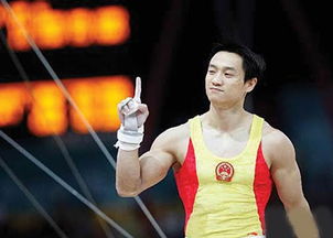 杨威现在做什么工作，杨威被爆婚变