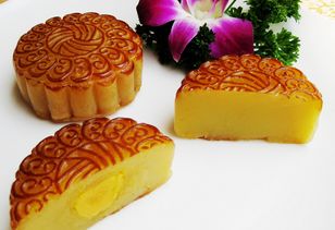 中秋节吃月饼的传说和嫦娥奔月有关，中秋节吃月饼的传说100字