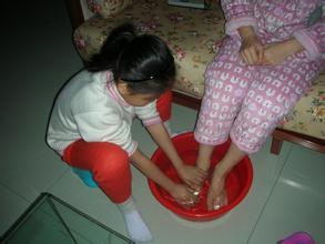 给妈妈洗脚优秀作文