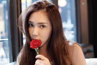 甜美姐姐家里打游戏是什么名字，甜美的咬痕第二季
