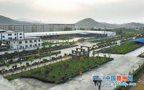 江西省赣州市定南县人口密度大吗