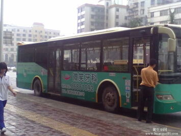 715路公交车路线路线查询，人和715路公交车路线