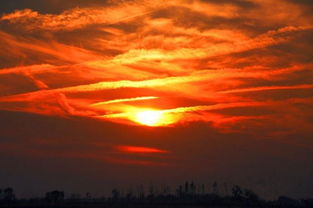 形容夕阳的词语四个字，形容夕阳的词语四字词语