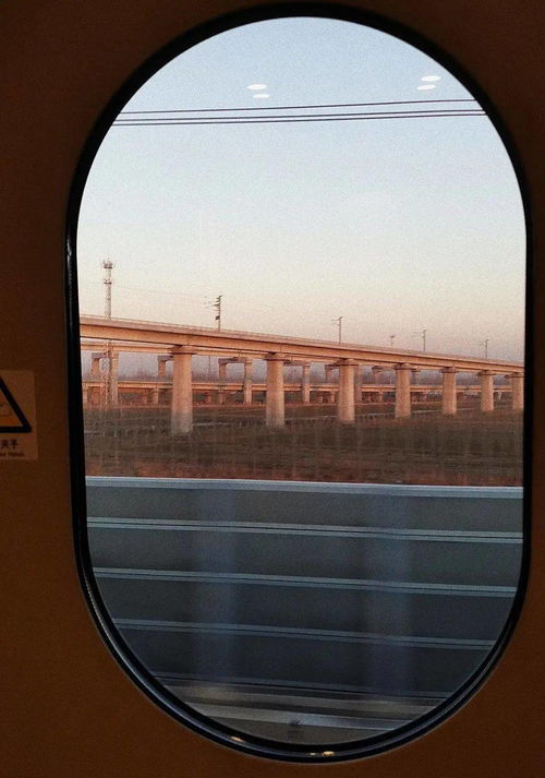 怎样描写火车窗外的美丽景色?