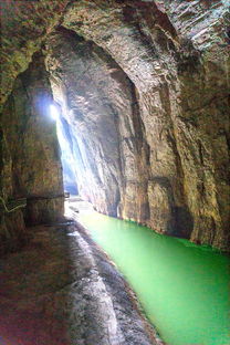 天生一个仙人洞,无限风光在险峰。