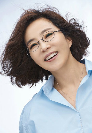 李善姬在韩国地位，李善姬年轻照片