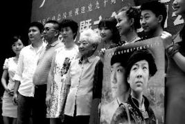 求一篇《少年邓恩领》的三百字的观后感,