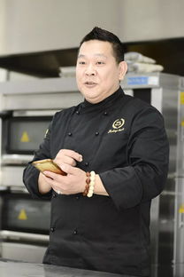 何姓男孩起名