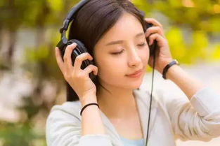 请问,在学习英语音标的时候轻音和浊音有什么不同