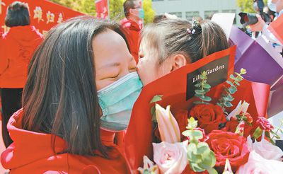 情不自禁造句二年级，手忙脚乱和情不自禁造句