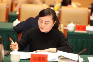 邓建英举重冠军简历，邓建英出生年月