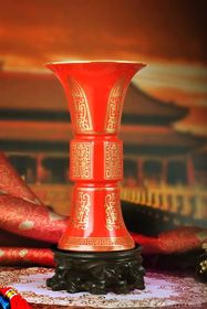 一樽还酹江月的樽是什么意思?