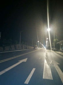 前方道路变宽变宽的标志
