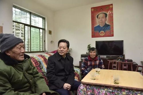 虢姓，虢国夫人承主恩 平明骑马入宫门