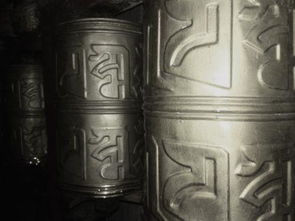 转经筒简笔画，转经筒和转经轮一样吗