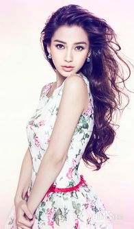 素面朝天什么意思