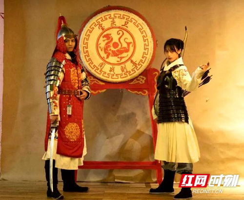 披坚执锐的坚什么意思，披坚执锐的拼音