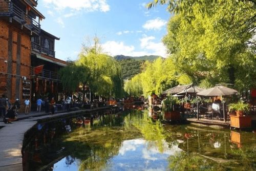 依山傍水造句 依山傍水怎么造句