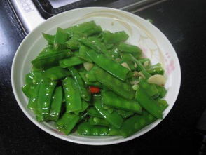 素炒荷兰豆的做法视频，素炒荷兰豆简单做法视频