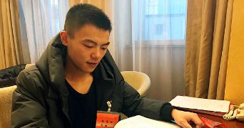 行行出状元!95后泥瓦工在世界比赛为国争光,你能做到吗?